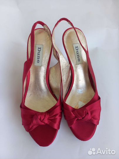 Босоножки со стразами