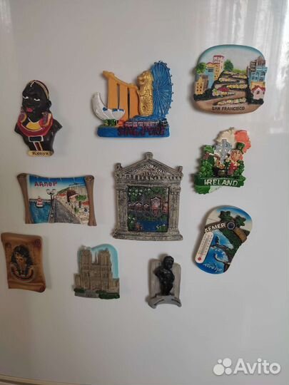 Магниты на холодильник из разных стран