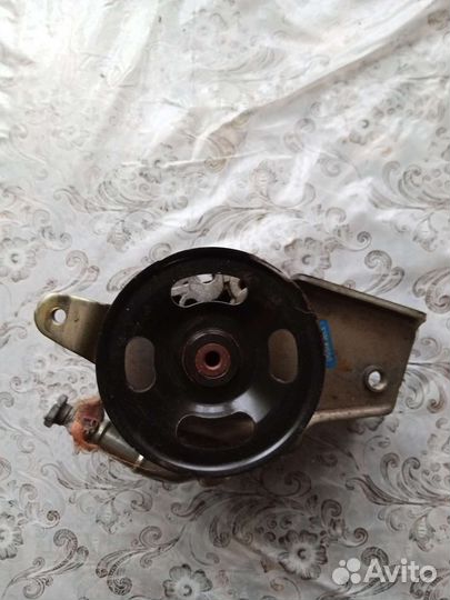 Насос гидроусилителя Nissan Avenir, Serena, sr20de