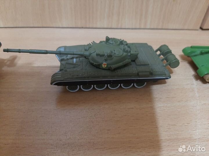 Танки,игрушки коллекционные 3 шт набор