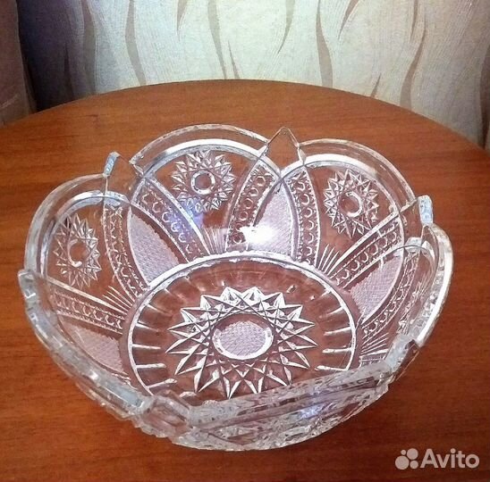 Хрустальные вазы, конфетницы, салатницы