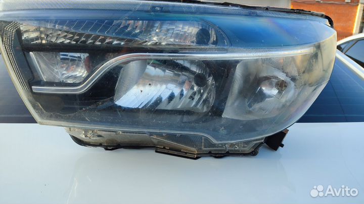 Фара левая веста