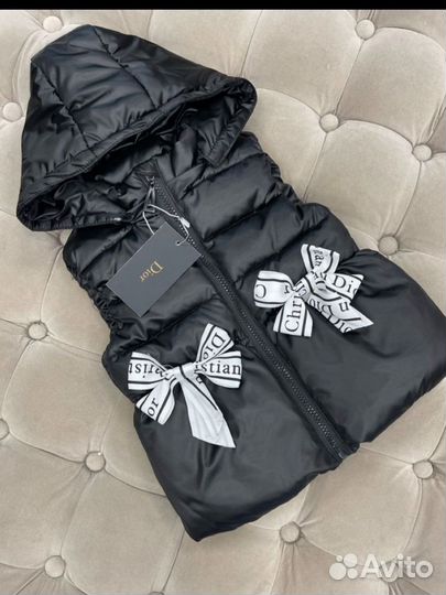 Безрукавка для девочки