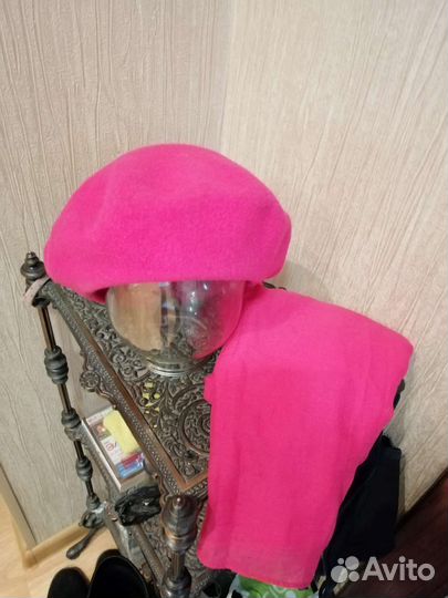 Берет с шарфом