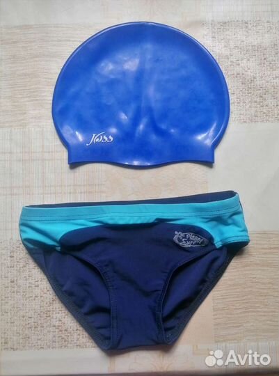 Шапочка и купальные плавки