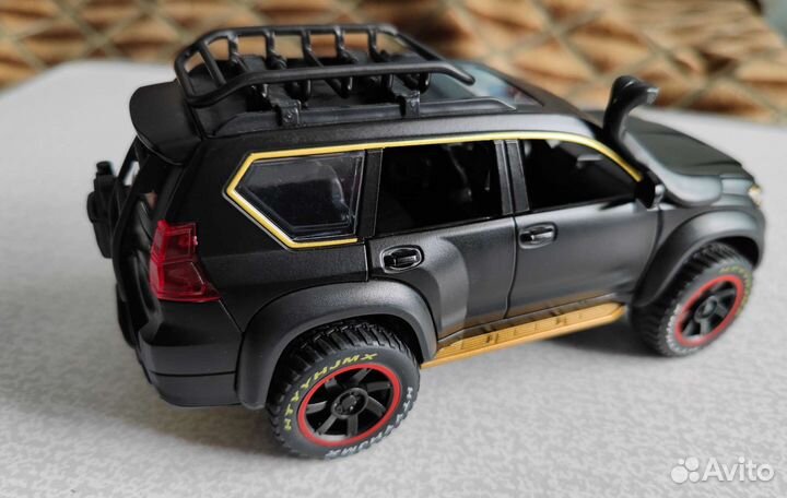 Toyota Land Cruiser Prado 1:24