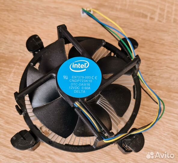 Штатный кулер Intel (delta) 4pin PWM