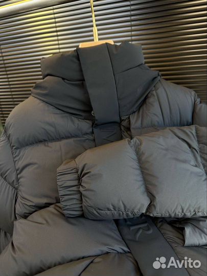 Пуховик Moncler madeira