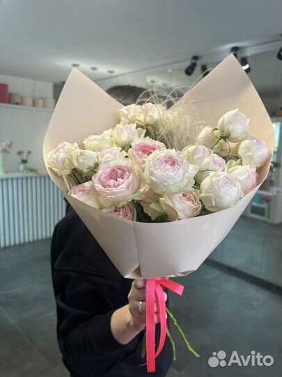 Букет из пионовидной розы