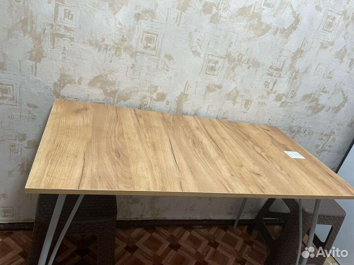 Стол обеденный