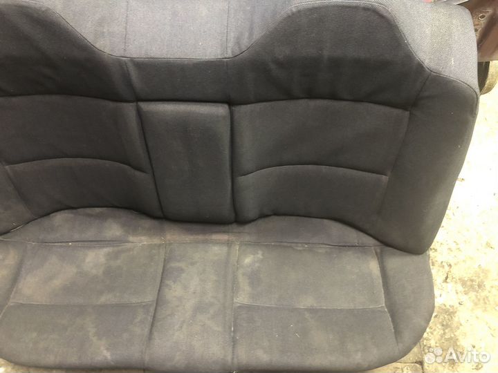 Заднее сиденье Audi 80