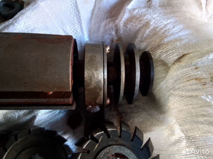 Циркулярно-фуганочный вал с фрезами