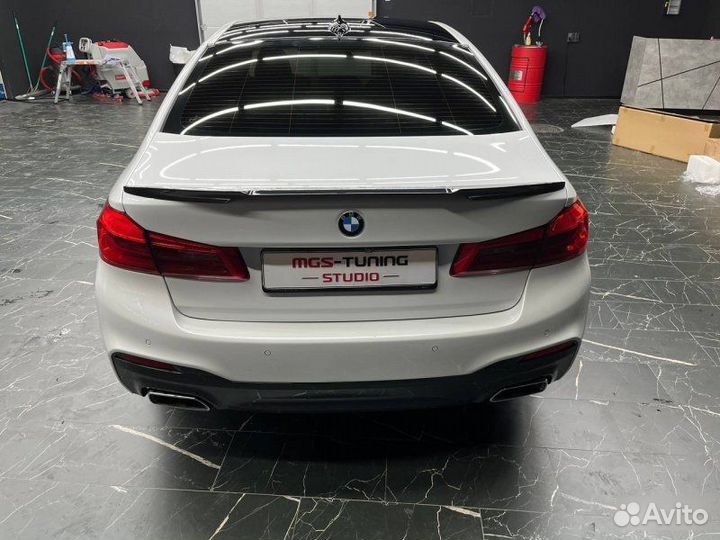 Спойлер M4 Style черный глянец на BMW 5 series G30