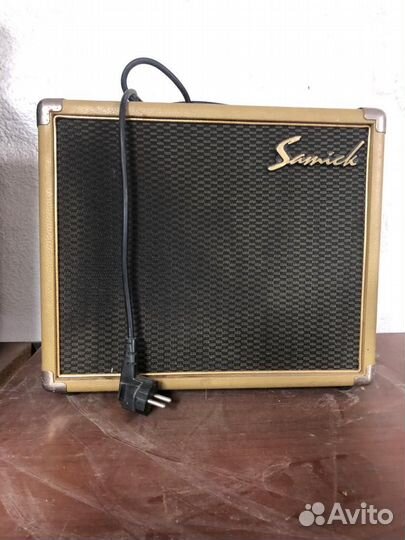 Гитарный комбоусилитель