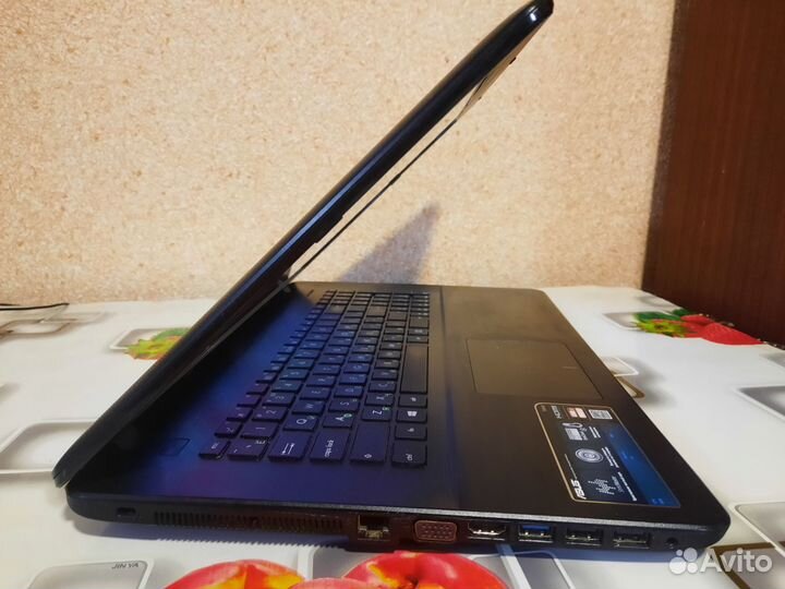 Большой игровой ноутбук Asus, GeForse 820M