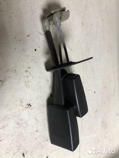 Задний замок ремня Volkswagen Passat B5