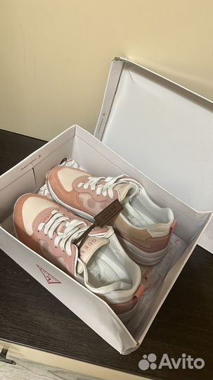 Кроссовки женские guess 38