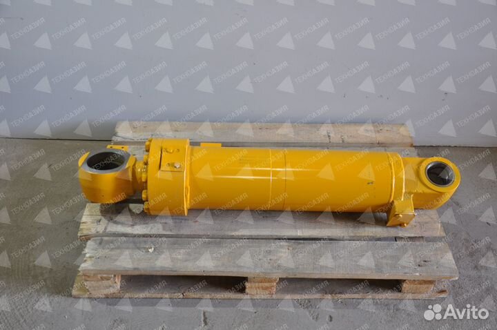 Гидроцилиндр опрокидывания ковша 803004341 xcmg