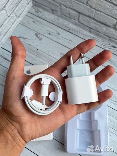 Быстрая зарядка для iPhone 20w