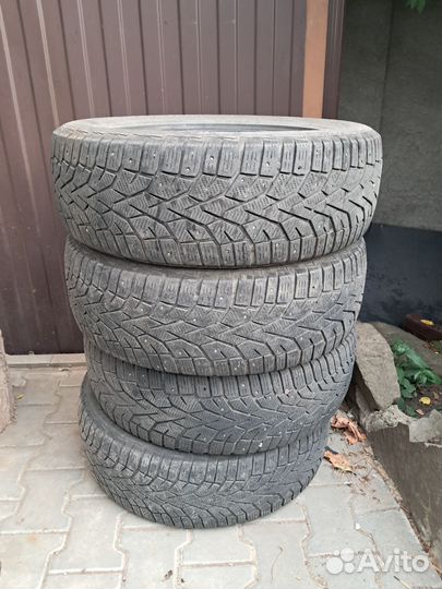 Gislaved Nord Frost 200 225/65 R17