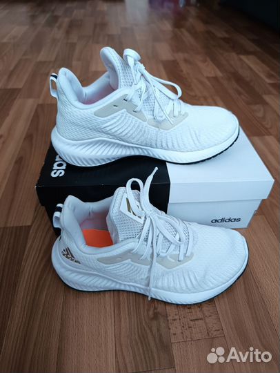 Кроссовки женские Adidas AlphaBounce