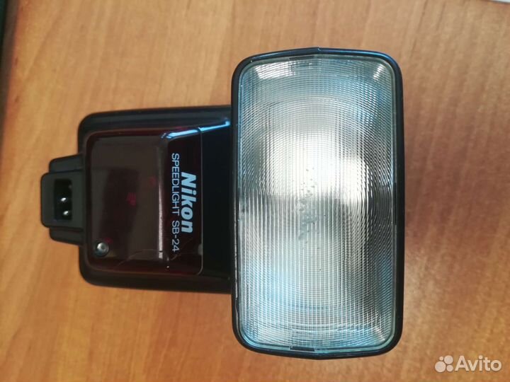 Вспышка nikon SB-24