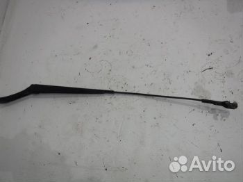 Поводок стеклоочистителя передний