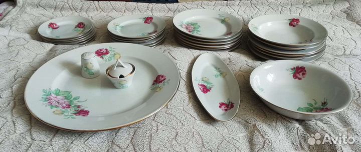 Набор столовой посуды новый