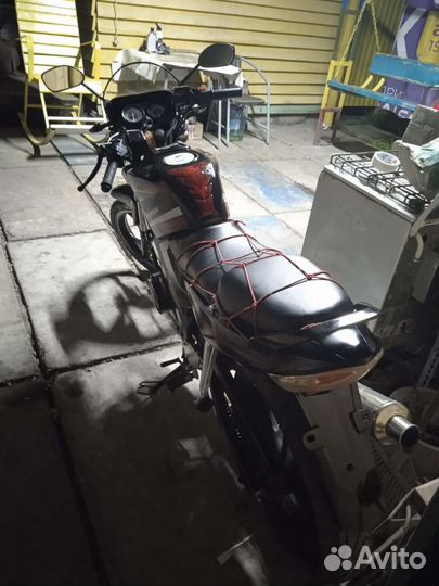 Stels 200
