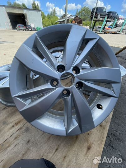 Литые диски r15 vw polo Оригинал Volkswagen