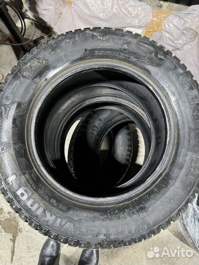 Continental ComTracWinterViking 1 205/70 R15 B