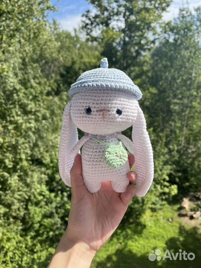 Вязаная игрушка Зайчик Бини