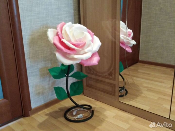 Светильник роза из изолона