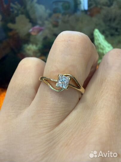 Золотое кольцо с природн бриллиантом 0,30к 750пр