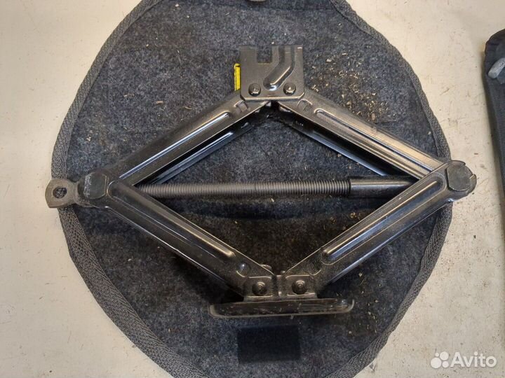 Набор инструментов штатный Hyundai Getz, 2004