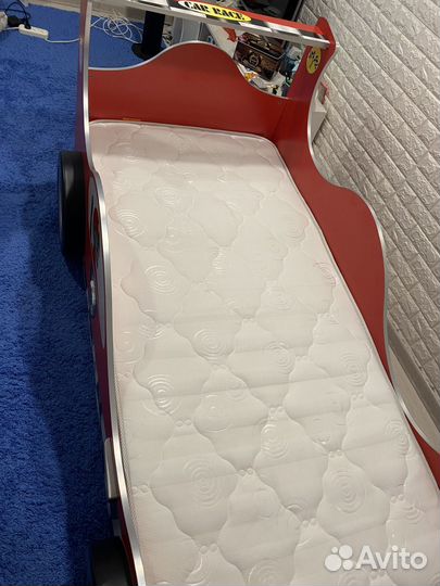 Детская кровать машина с матрасом