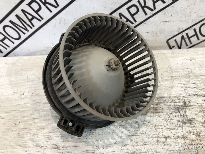 Моторчик печки Mitsubishi Montero 3.5 6G74