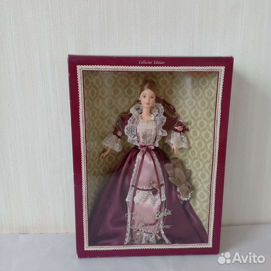 Victorian Barbie with Cedric Bear, Барби с мишкой