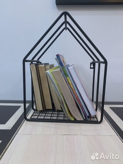 Полка настенная для книг