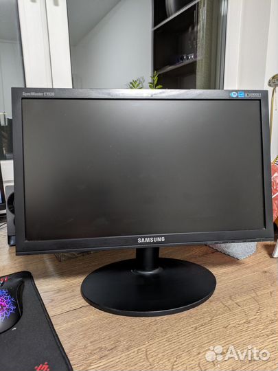 Монитор Samsung E1920N