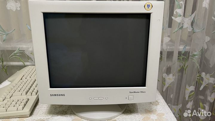 Монитор Samsung SyncMaster 755DFX