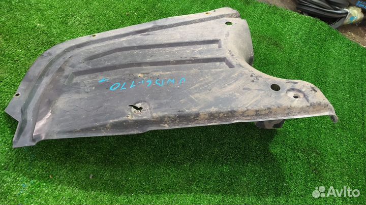 Защита днища кузова задняя правая Volkswagen