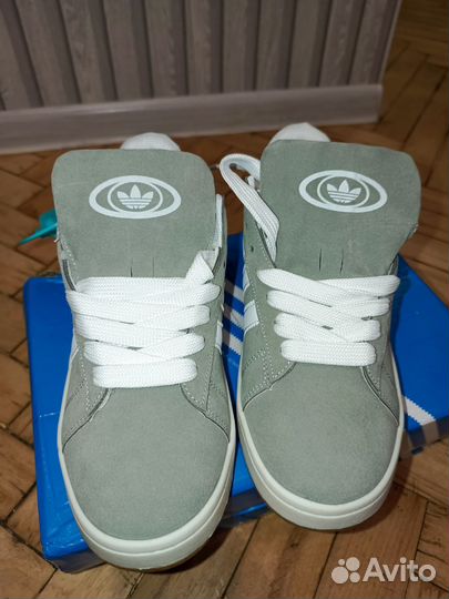 Кроссовки adidas