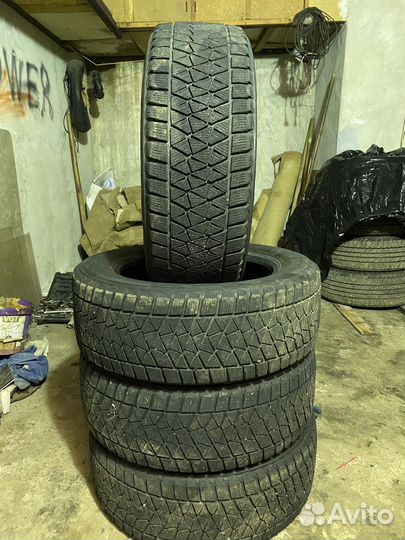 Bridgestone Blizzak DM-V2 225/60 R17 84E