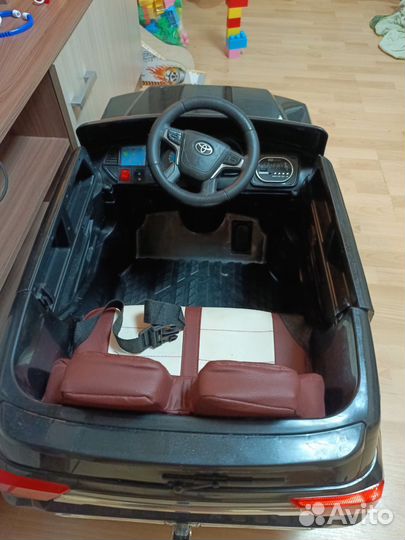 Детский электромобиль