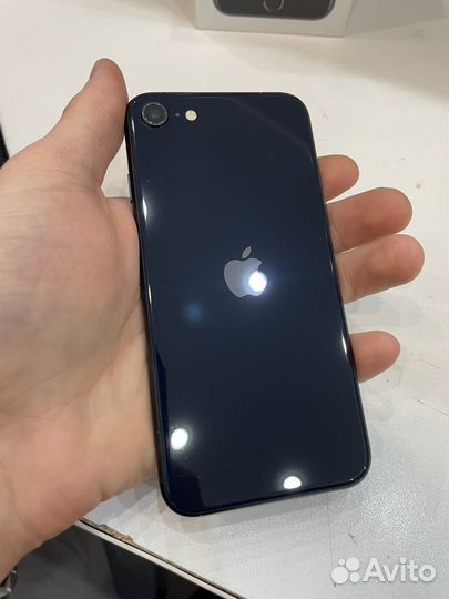 iPhone SE, 128 ГБ