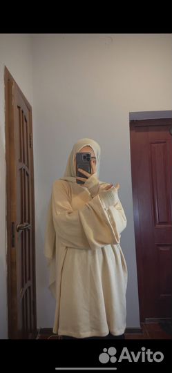 Свитер оверсайз с нарукавниками