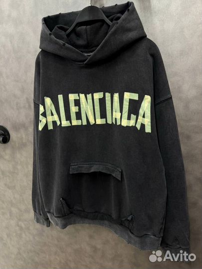 Стильное худи Balenciaga