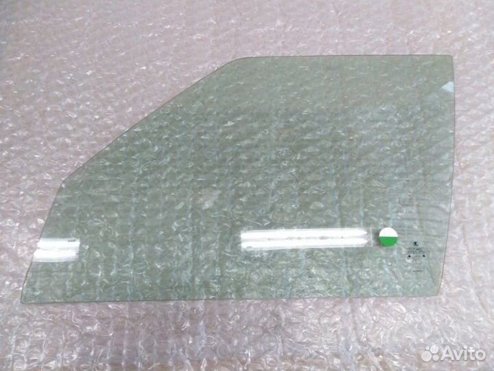 Стекло двери переднее левое Skoda Felicia 1998