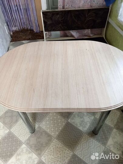 Кухонный стол